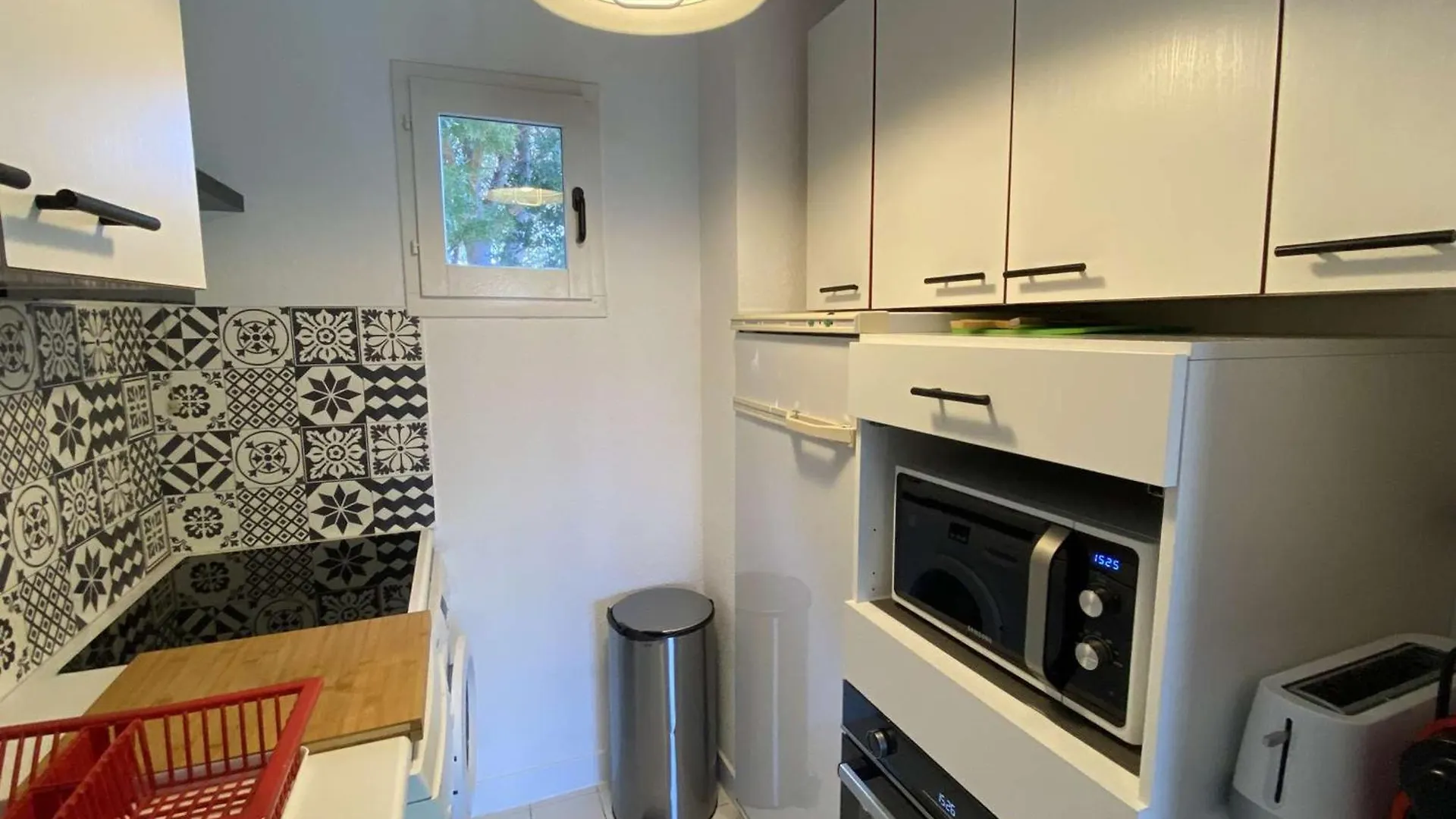 Lägenhet Appartement Climatise Avec Terrasse Et Piscine Au Lavandou - Fr-1-308-168 Le Lavandou